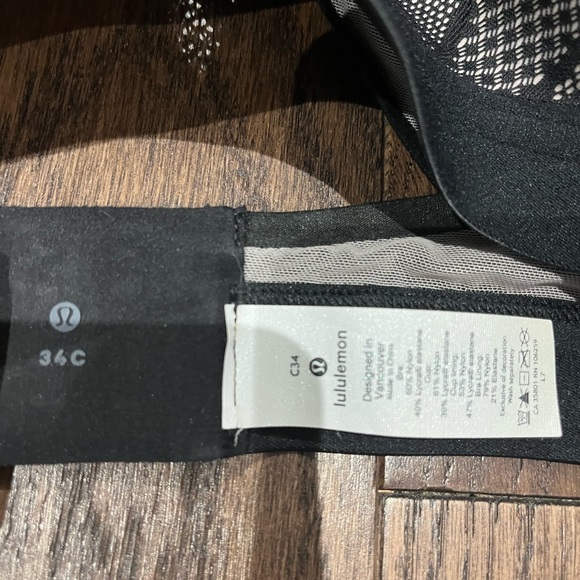 Lululemon awake to lace bra - Picture 4 of 5